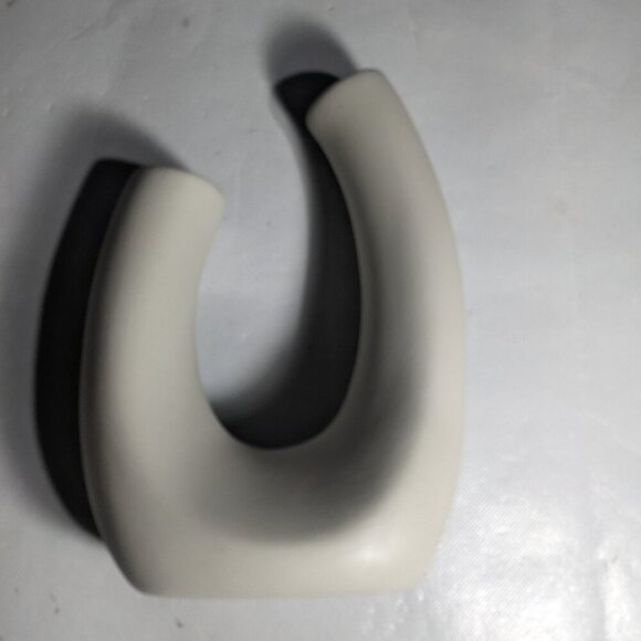 NEW- Eastern Rock Ceramic U Shape Vase Home Decor Off White - Picture 1 of 6